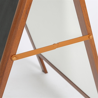 Wooden kridttavle A-skilt med dekorativ top - trælook