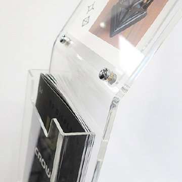 Akryl Infostander med brochureholder vertikal - A4 - 21x29.7 cm